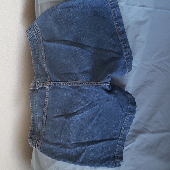 Levi's Denim jeans shorts size 12 color blue. - Picture 3 of 6